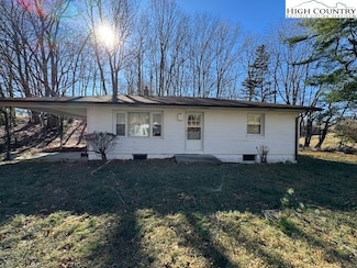 1313 Quillen Ridge Rd, Mouth of Wilson, VA 24363