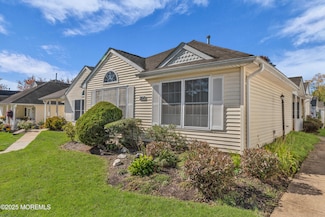 264 Nighthawk Dr, Monroe Township, NJ 08831