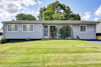 17 Brandeis Rd, Parlin, NJ 08859