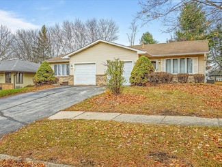 5634 Elaine Dr, Rockford, IL 61108