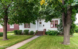 1404 N 1st St, Grand Forks, ND 58203