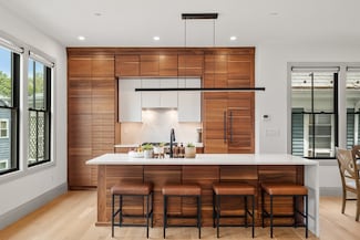 385 Windsor St Unit 385, Cambridge, MA 02141