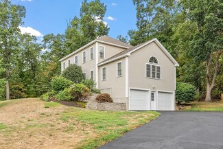 1 Village Ln, Sterling, MA 01564