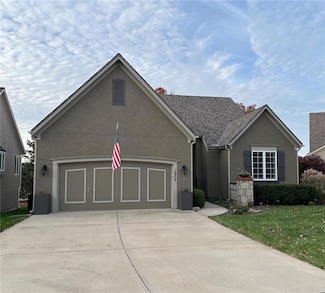 10950 S Cottage Ln, Olathe, KS 66061