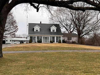 24 Edwardsport Rd, Washington, IN 47501