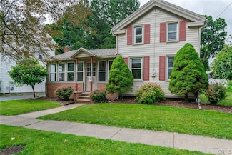 33 Tappan St, Baldwinsville, NY 13027