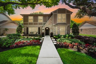 16225 Acapulco Dr, Jersey Village, TX 77040