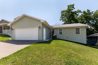 3565 Mya Rose Ct, Dubuque, IA 52001
