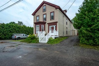32 Mount Vernon St, Somersworth, NH 03878