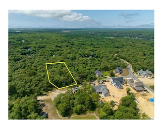 37 Double Ox Rd, Oak Bluffs, MA 02557