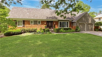 8112 Briar St, Prairie Village, KS 66208