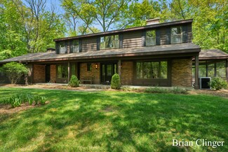 501 Greentree Ln NE, Ada, MI 49301