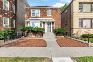 8122 S Kingston Ave, Chicago, IL 60617