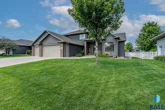 1004 W Whispering St, Sioux Falls, SD 57108