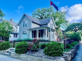 1815 Center St, Des Moines, IA 50314