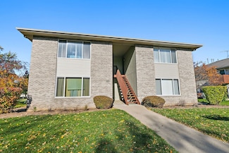 480 Westwood Ct Unit C, Crystal Lake, IL 60014