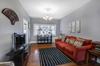 102 Van Horne St, Jersey City, NJ 07304