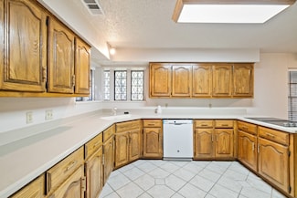 212 Magic Ln, Sunnyvale, TX 75182