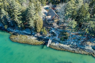 76 Seal Ledge Ln, Harpswell, ME 04079
