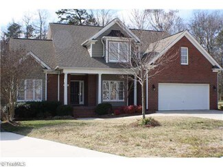 588 Camden Park Ct, High Point, NC 27265