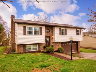 120 Rolling Meadows Dr, Teays Valley, WV 25560