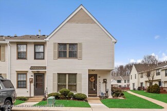 55 English Club Dr, Englishtown, NJ 07726