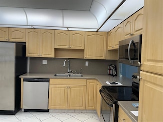4930 E Sabal Palm Blvd Unit 402, Tamarac, FL 33319