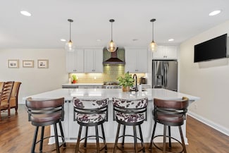 1805 Eagle Ridge Dr Unit 8, Saint Paul, MN 55118