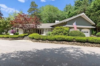 12 Bayberry Ln, Exeter, NH 03833