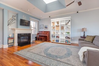 1824 Beacon St Unit 7, Brookline, MA 02445