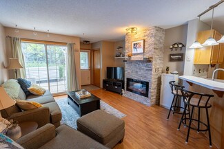 3665 Willow Ln, Saint Paul, MN 55110