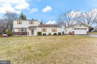 1335 Angela Dr, Phoenixville, PA 19460