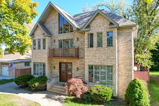 9237 Mason Ave, Morton Grove, IL 60053