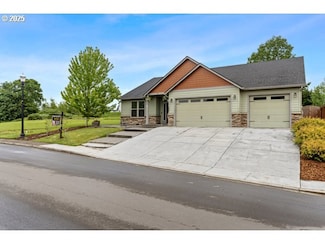 834 N 13th Place, Ridgefield, WA 98642