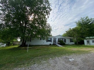 10543 County Road 375, Saint Joseph, MO 64505