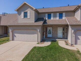 1822 Vladimir Dr, Bloomington, IL 61704