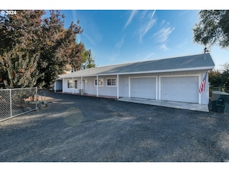 3010 NE Riverside Ave, Pendleton, OR 97801