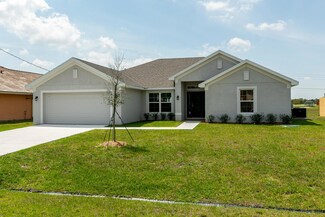 437 NW Avens St, Port Saint Lucie, FL 34983