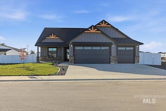 2121 Justine Ct, Fruitland, ID 83619