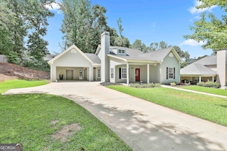 94 4th St, Newnan, GA 30263