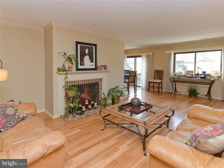 551 Foxwood Ln, Paoli, PA 19301