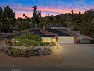 2906 Mockingbird Ln, Hemet, CA 92544
