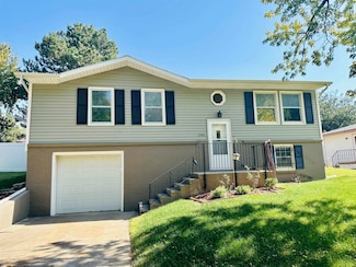 2106 Manor Dr, Dodge City, KS 67801