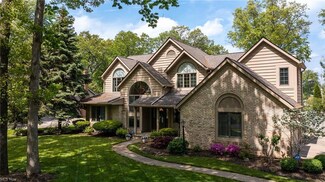 31154 Huntington Woods Pkwy, Bay Village, OH 44140