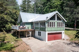 35 Alpstrausse, Intervale, NH 03845
