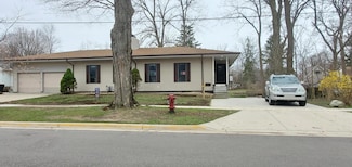 746 Lee St, South Haven, MI 49090