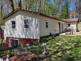 4280 Birch Dr, Lake, MI 48632