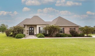 12 Bloomingdale Dr, Carriere, MS 39426
