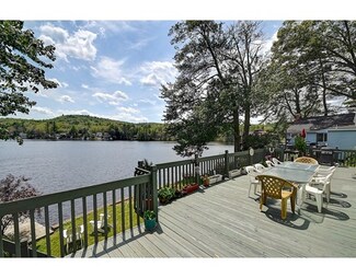 11 Lakeridge Dr, Holland, MA 01521