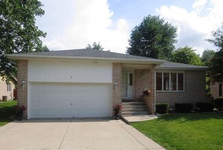 6 Meagan Ln, Lemont, IL 60439